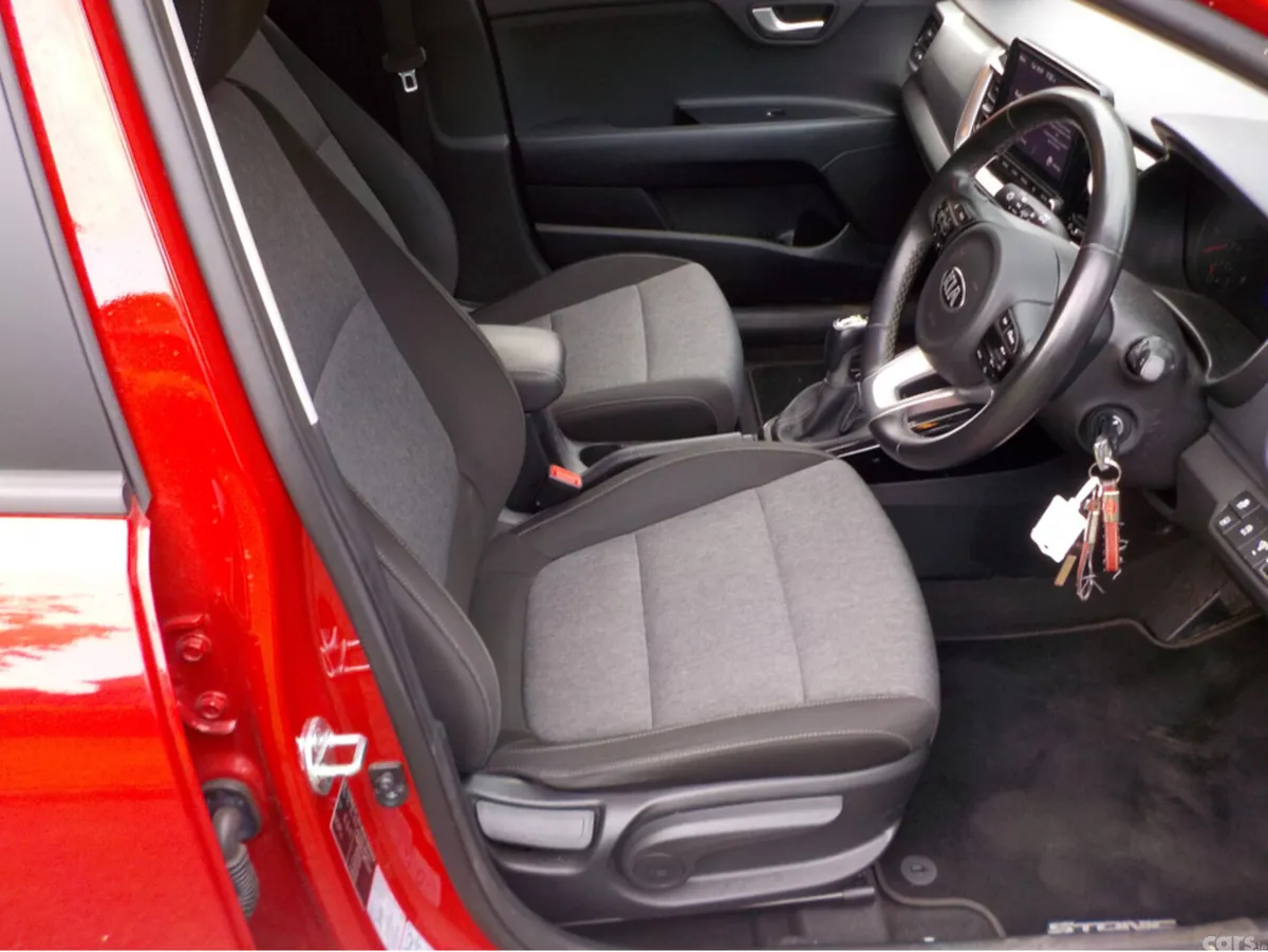 Kia Stonic Hatchback, Petrol, 2021, Red