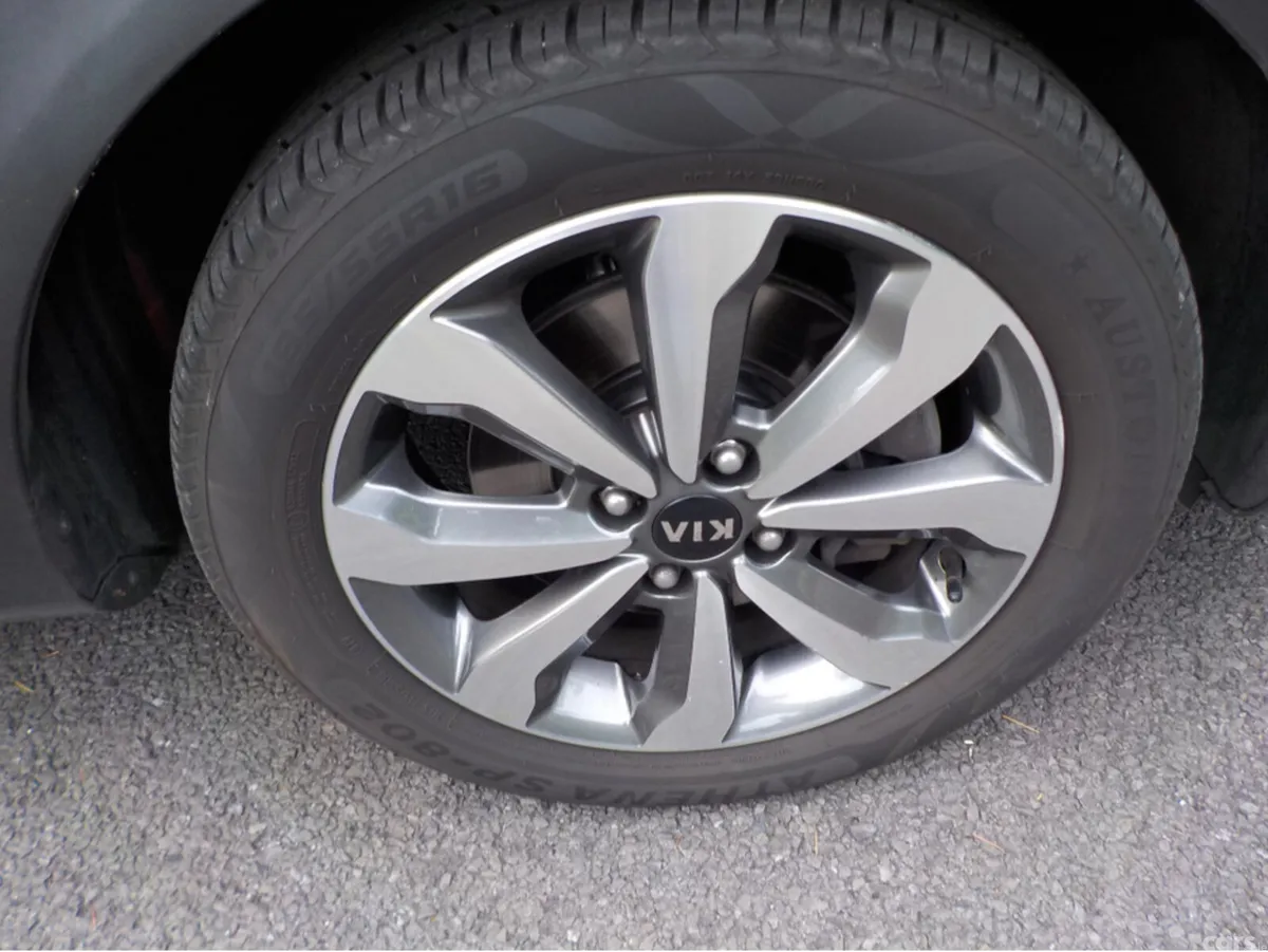 Kia Stonic Hatchback, Petrol, 2021, Red