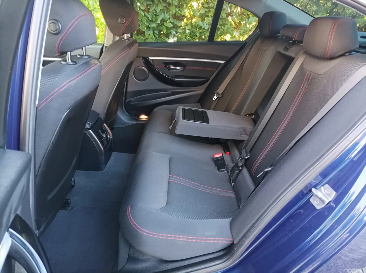 BMW 3-Series Hatchback, Diesel, 2018, Blue