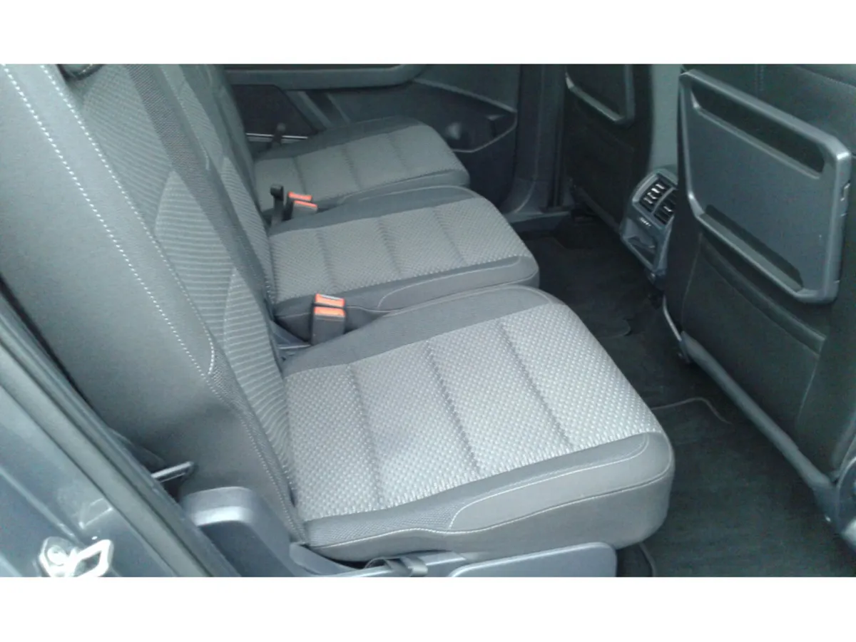 Volkswagen Touran MPV, Diesel, 2020, Grey