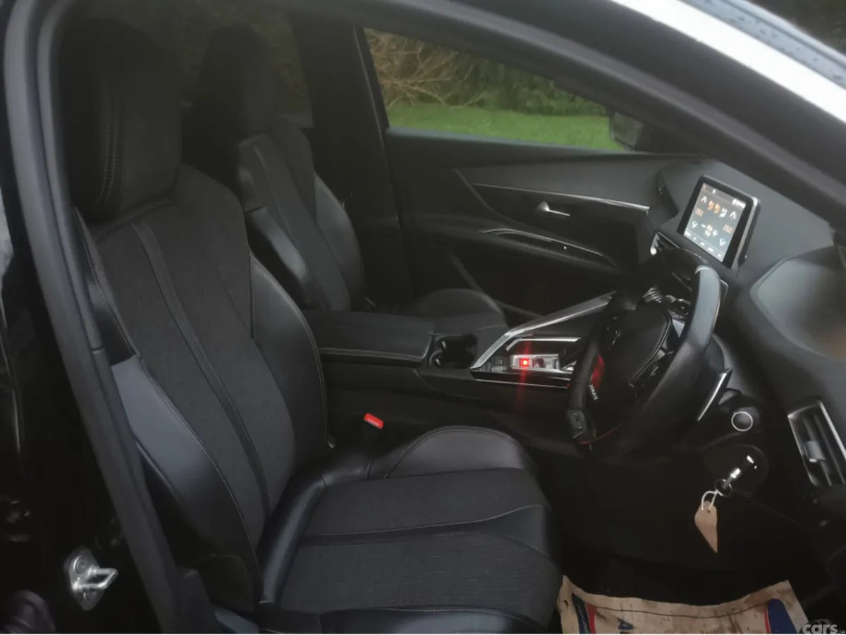 Peugeot 3008 Hatchback, Diesel, 2019, Black