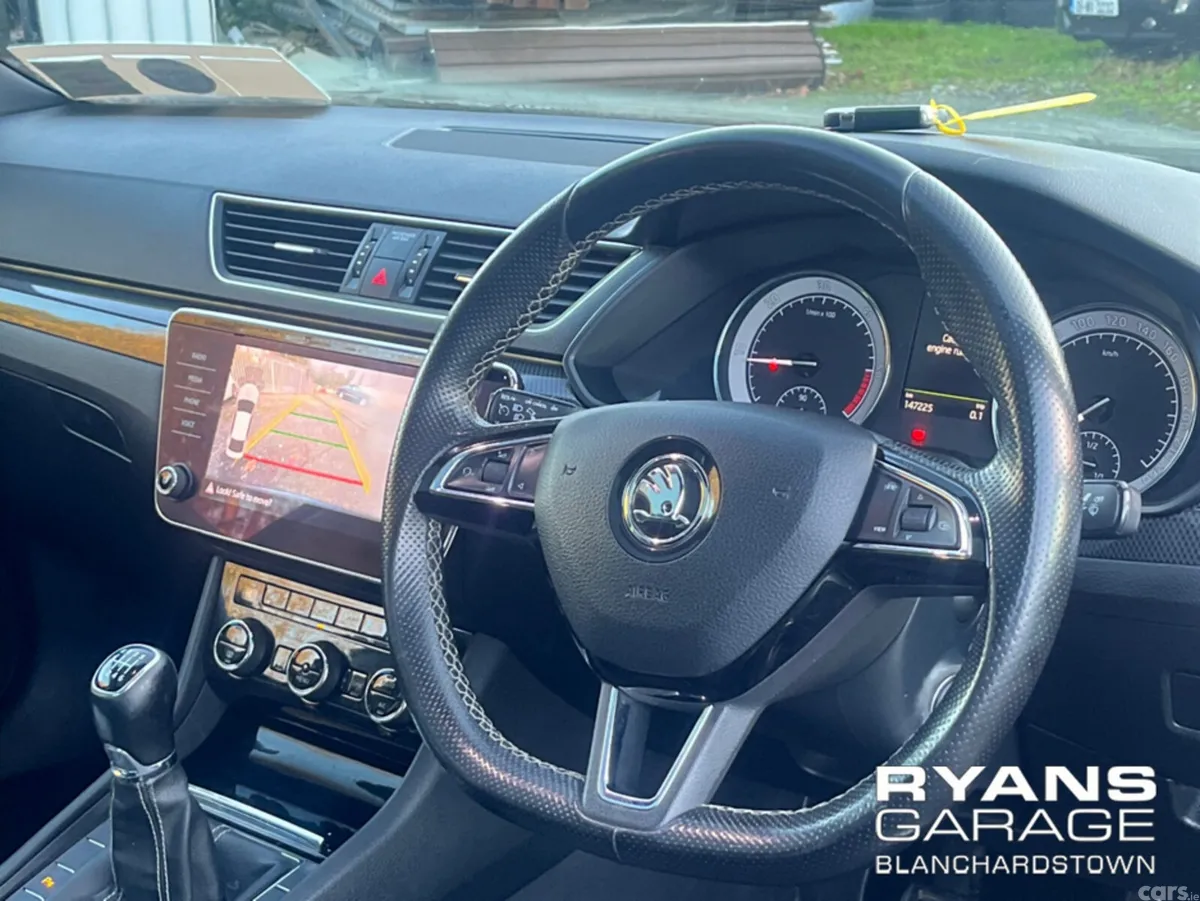 Skoda Superb Hatchback, Diesel, 2019, Grey