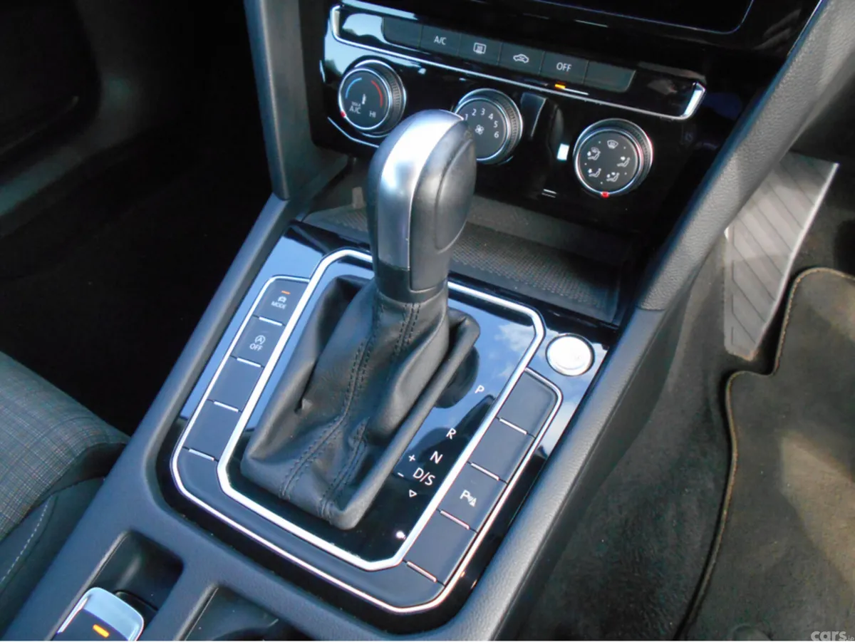 Volkswagen Passat Estate, Diesel, 2022, Silver