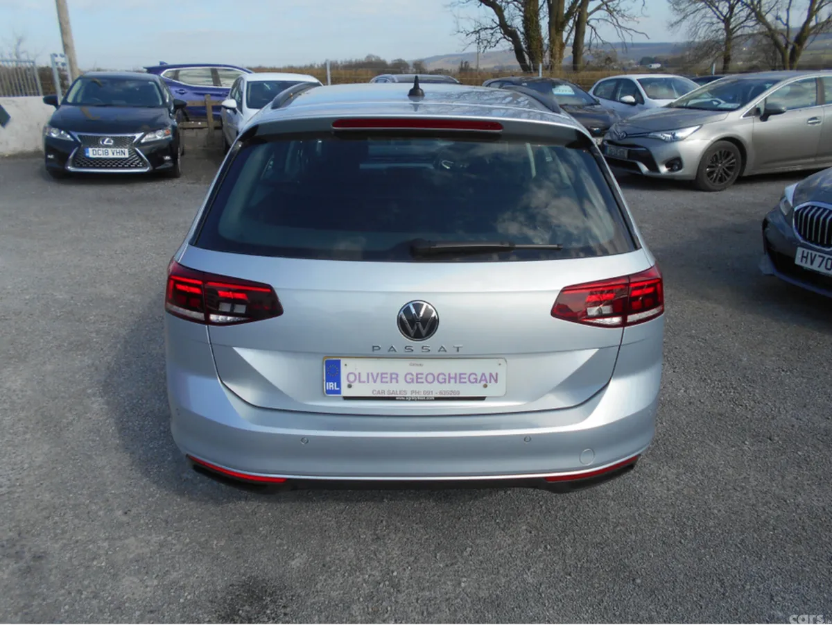 Volkswagen Passat Estate, Diesel, 2022, Silver