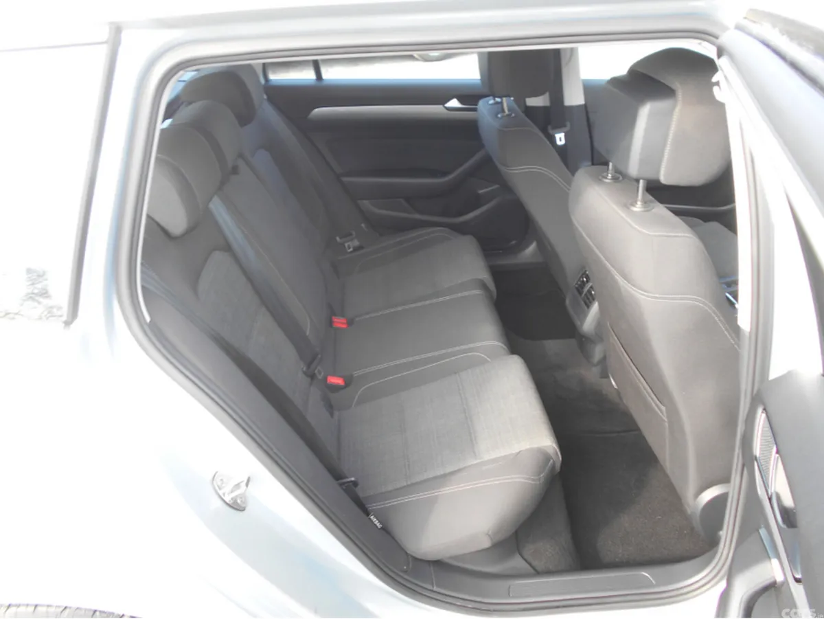 Volkswagen Passat Estate, Diesel, 2022, Silver