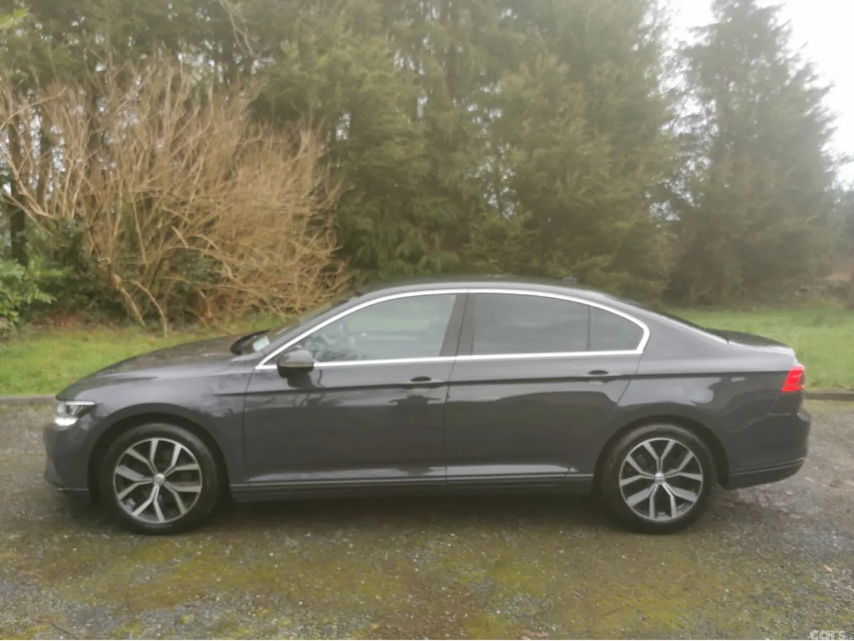 Volkswagen Passat Saloon, Diesel, 2020, Grey