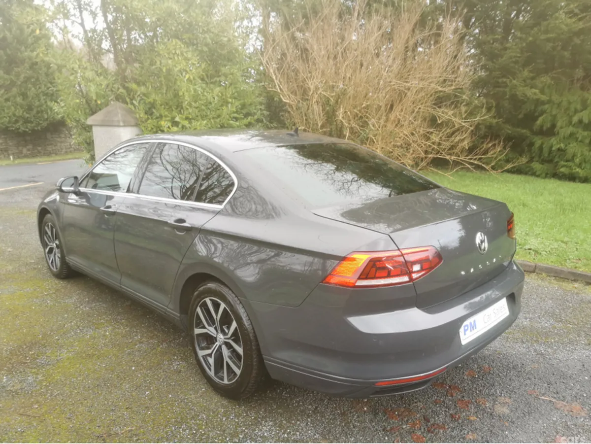 Volkswagen Passat Saloon, Diesel, 2020, Grey