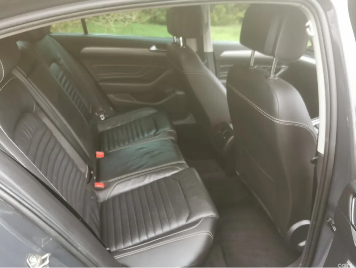 Volkswagen Passat Saloon, Diesel, 2020, Grey