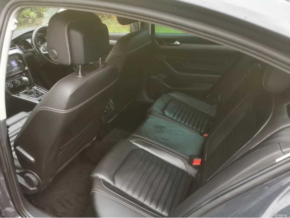 Volkswagen Passat Saloon, Diesel, 2020, Grey