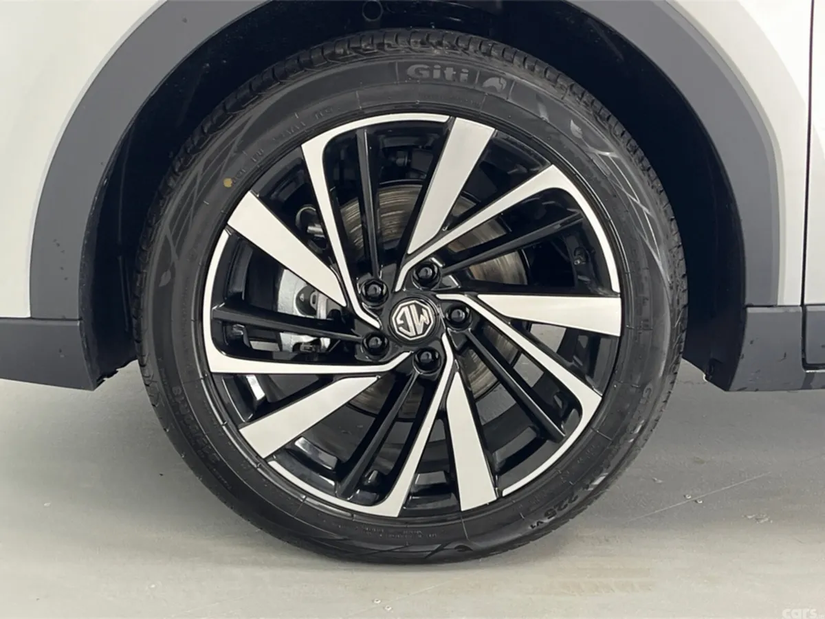MG ZS SUV, Petrol Hybrid, 2027, Silver