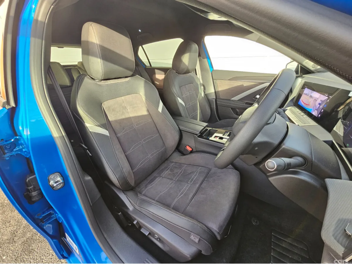 Opel Astra Hatchback, Electric, 2026, Blue