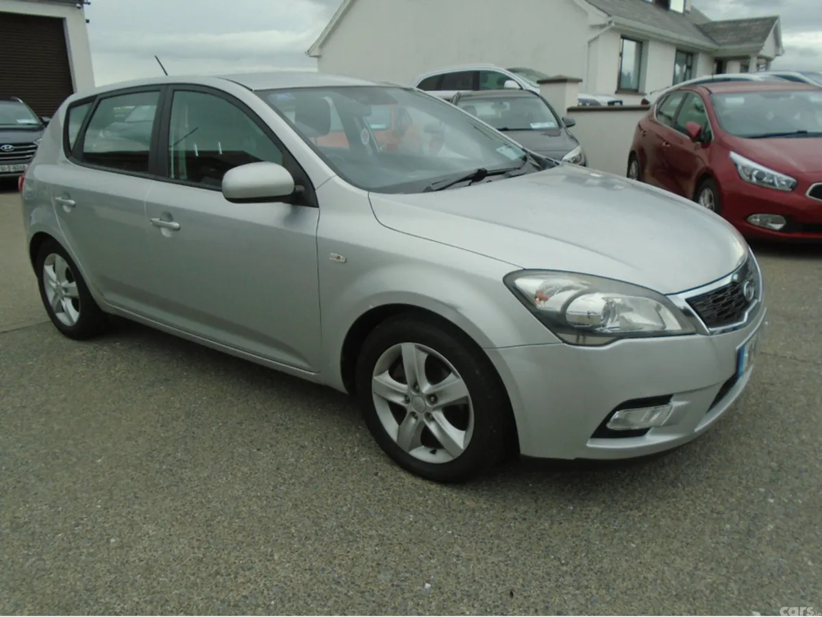 Kia Ceed Hatchback, Diesel, 2010, Silver