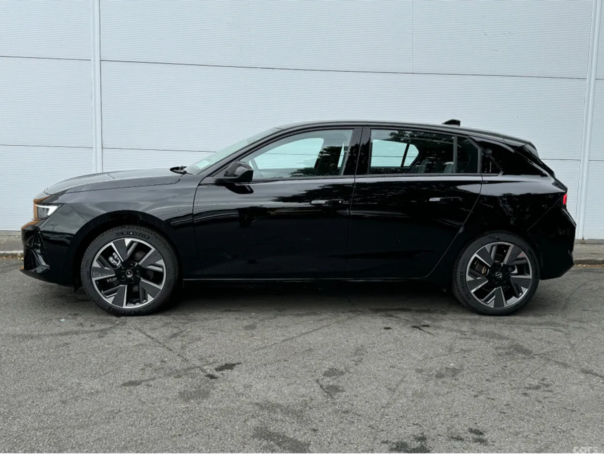 Opel Astra Hatchback, Electric, 2026, Black