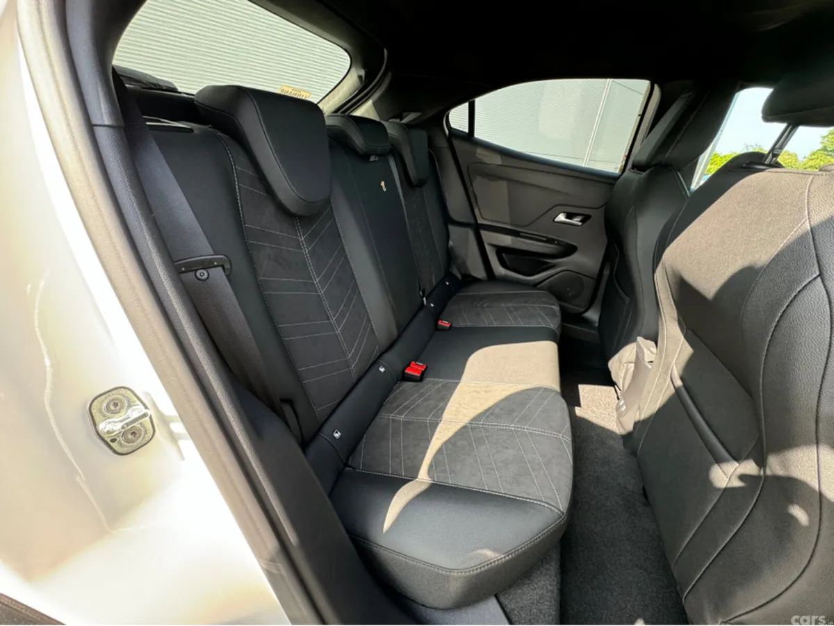 Opel Mokka SUV, Petrol Hybrid, 2026, White