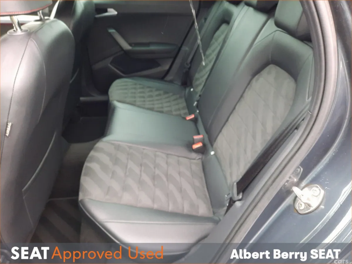 SEAT Arona Hatchback, Petrol, 2022, Grey