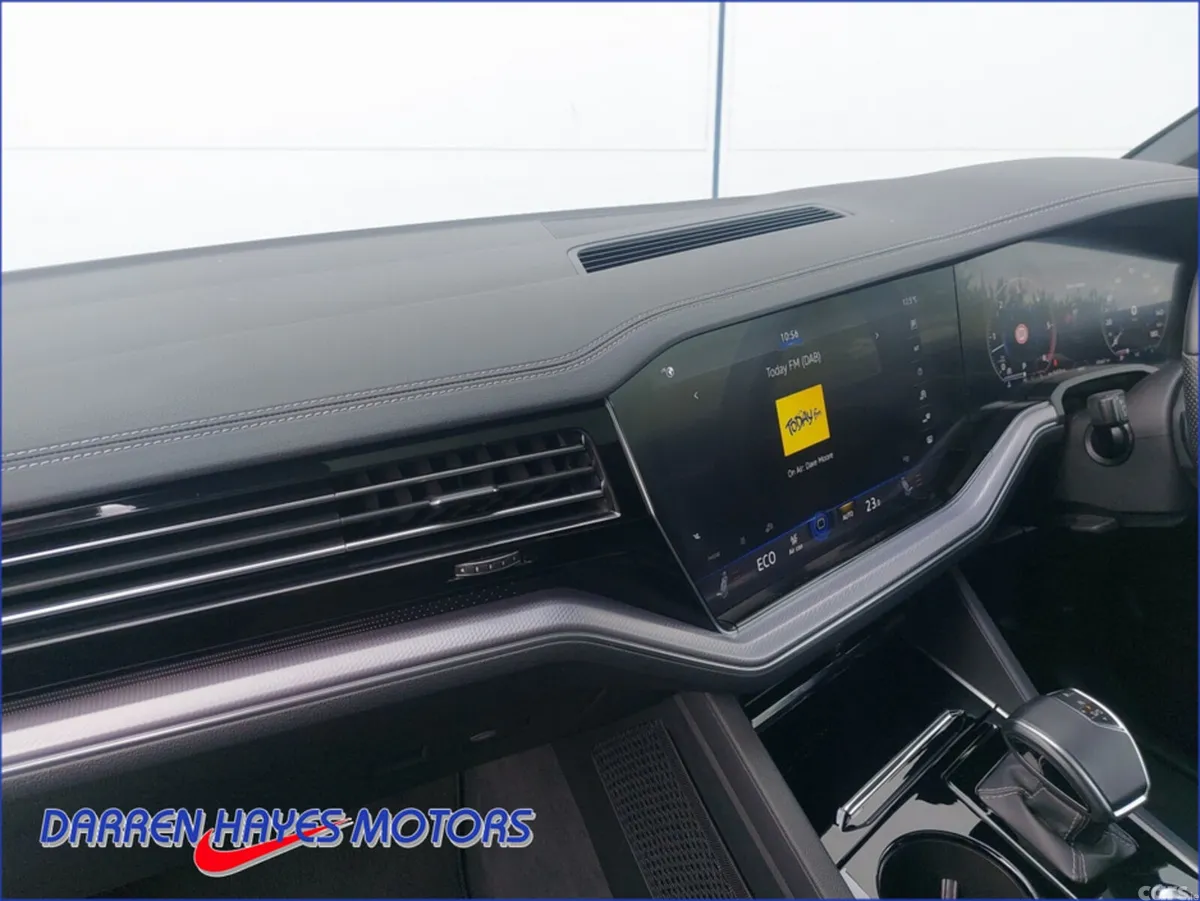 Volkswagen Touareg MPV, Diesel, 2022, White