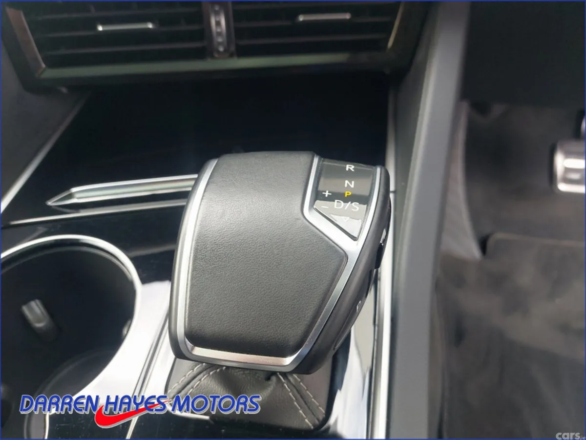 Volkswagen Touareg MPV, Diesel, 2022, White
