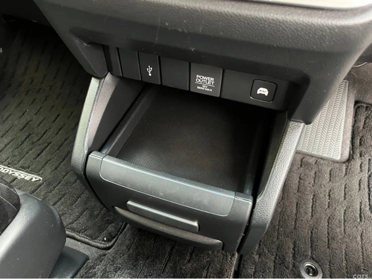 Honda Odyssey MPV, Petrol Hybrid, 2020, White