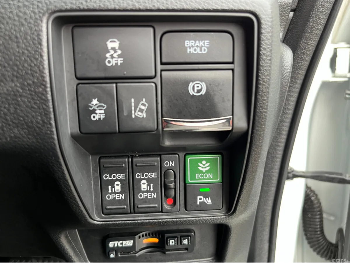 Honda Odyssey MPV, Petrol Hybrid, 2020, White