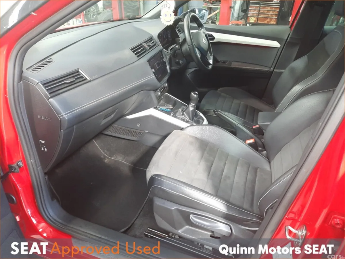 SEAT Arona Hatchback, Petrol, 2021, Red
