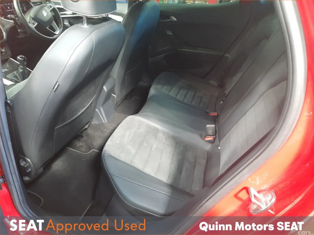 SEAT Arona Hatchback, Petrol, 2021, Red