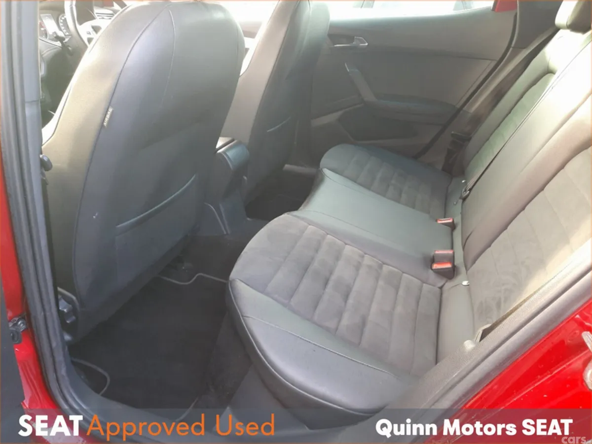 SEAT Arona Hatchback, Petrol, 2021, Red