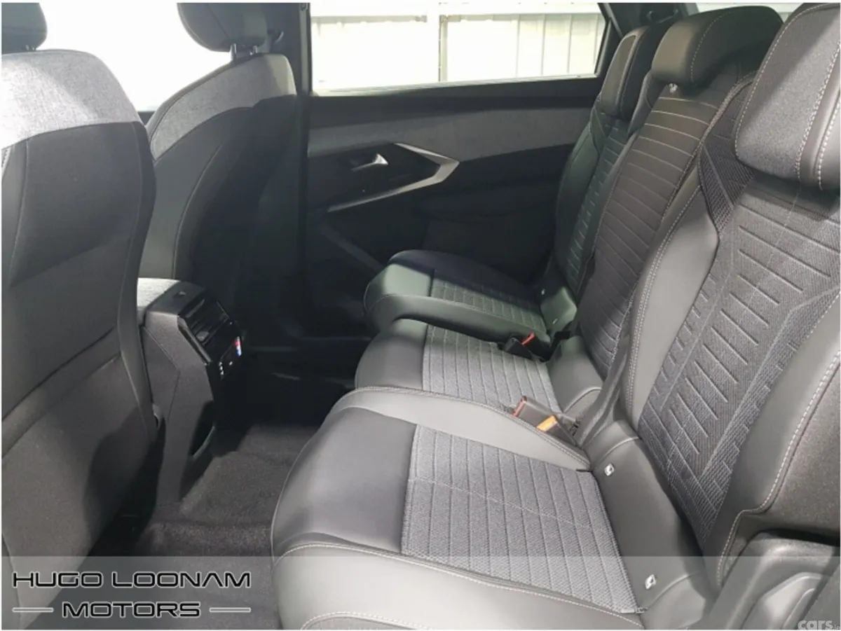 Peugeot 5008 SUV, Petrol Hybrid, 2026, Blue