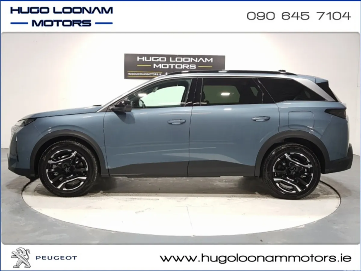 Peugeot 5008 SUV, Electric, 2026, Blue