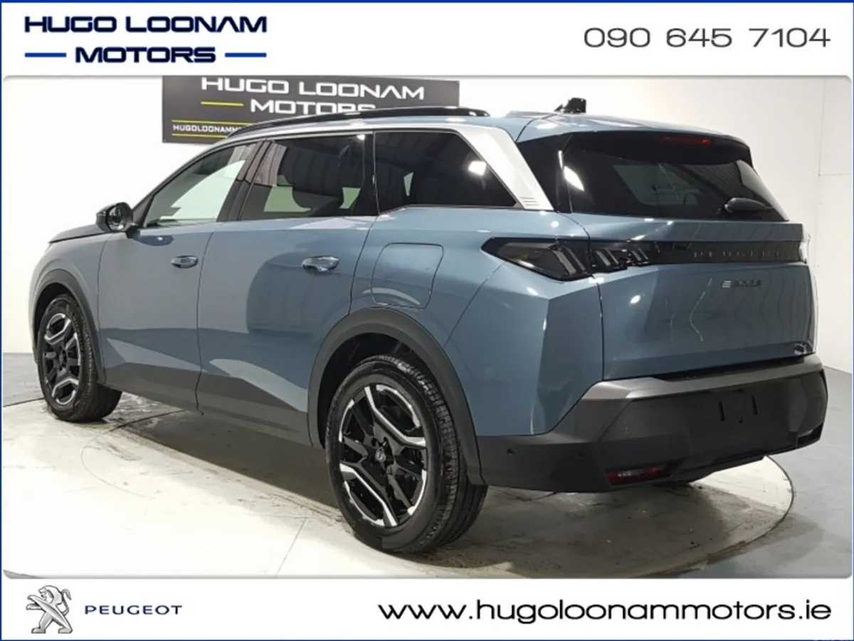 Peugeot 5008 SUV, Electric, 2026, Blue