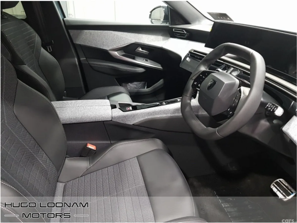 Peugeot 5008 SUV, Electric, 2026, Blue