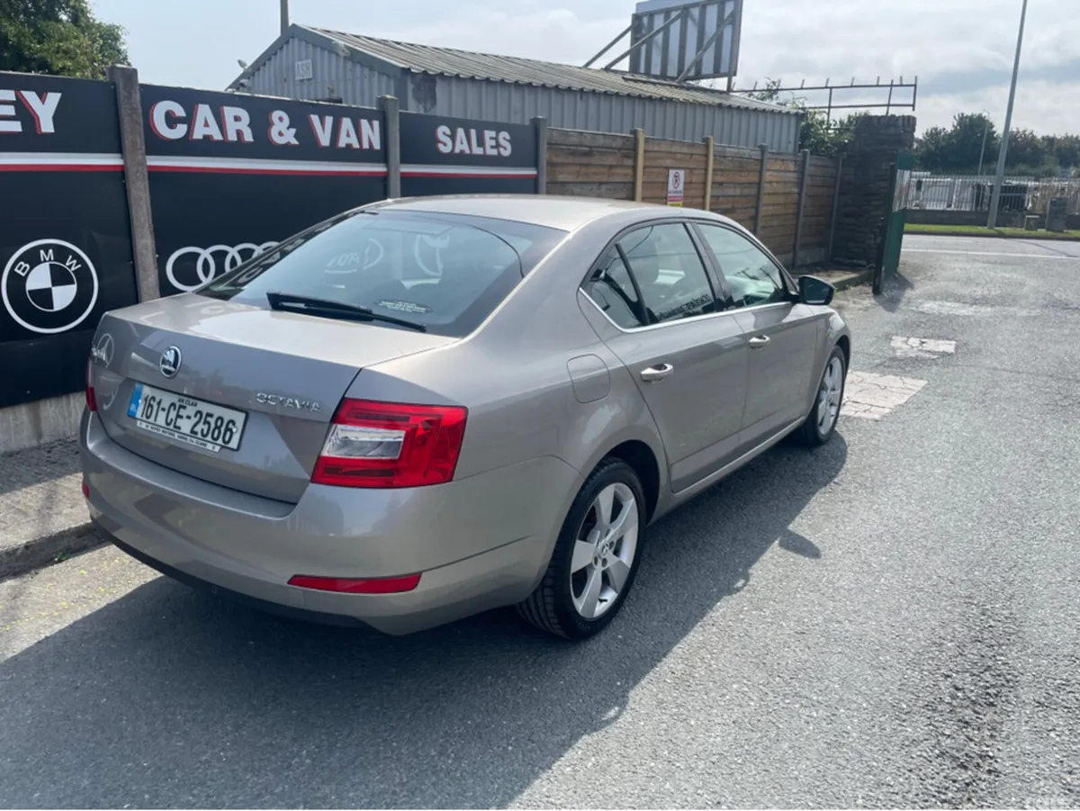 Skoda Octavia Hatchback, Diesel, 2016, Beige