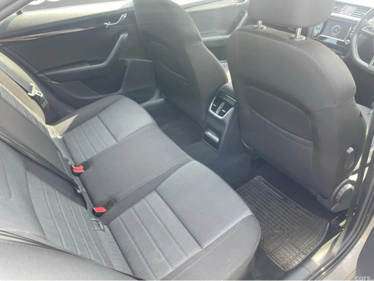 Skoda Octavia Hatchback, Diesel, 2016, Beige