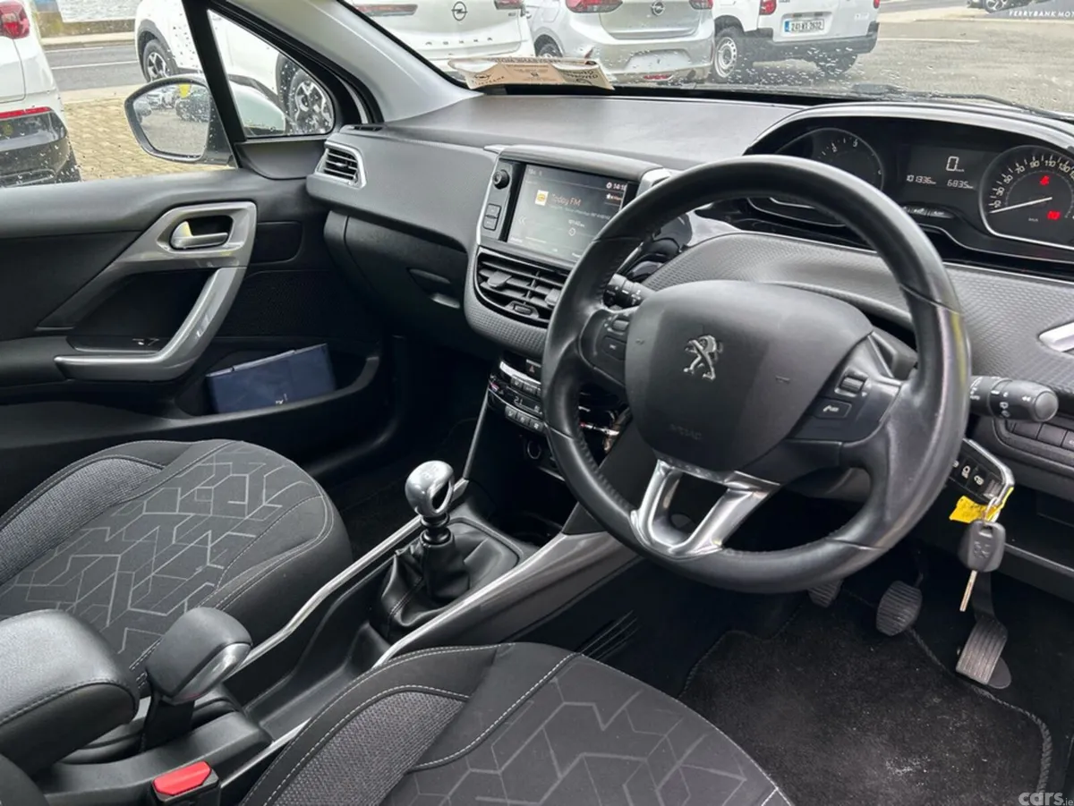 Peugeot 2008 Hatchback, Diesel, 2020, White