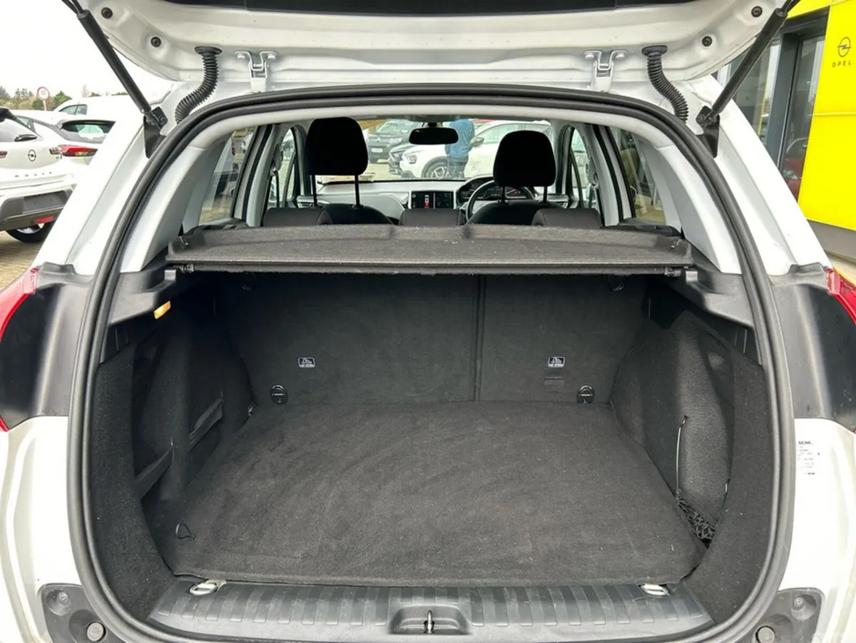 Peugeot 2008 Hatchback, Diesel, 2020, White