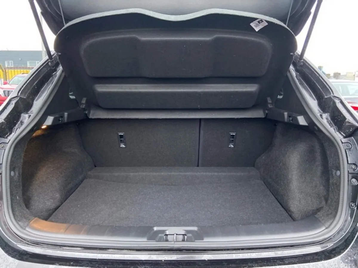 Nissan Qashqai MPV, Petrol, 2021, Black