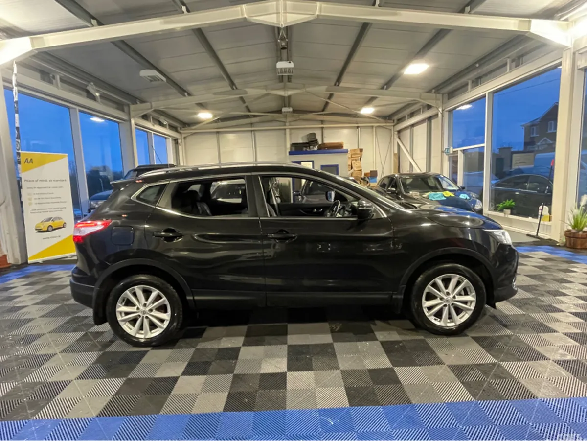 Nissan Qashqai MPV, Diesel, 2017, Black