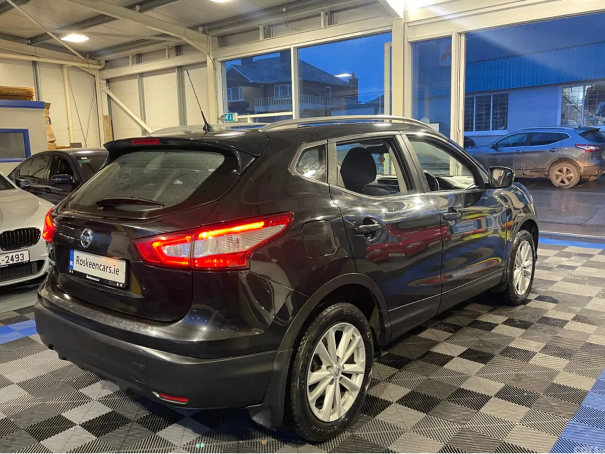 Nissan Qashqai MPV, Diesel, 2017, Black