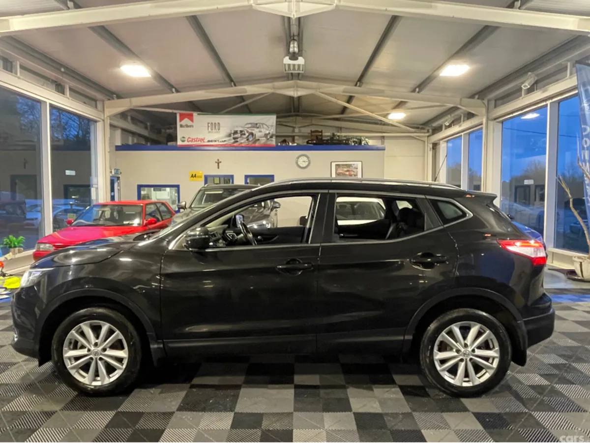 Nissan Qashqai MPV, Diesel, 2017, Black