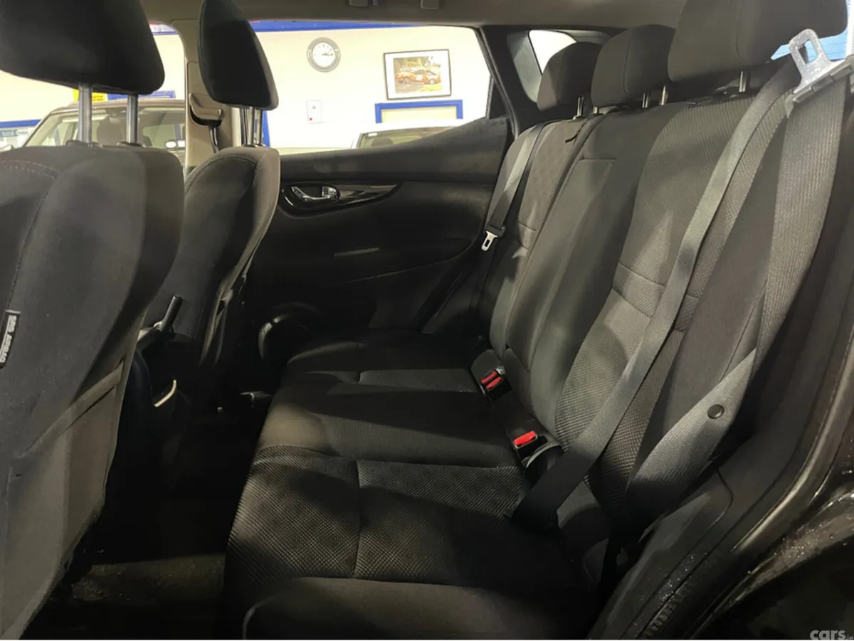Nissan Qashqai MPV, Diesel, 2017, Black