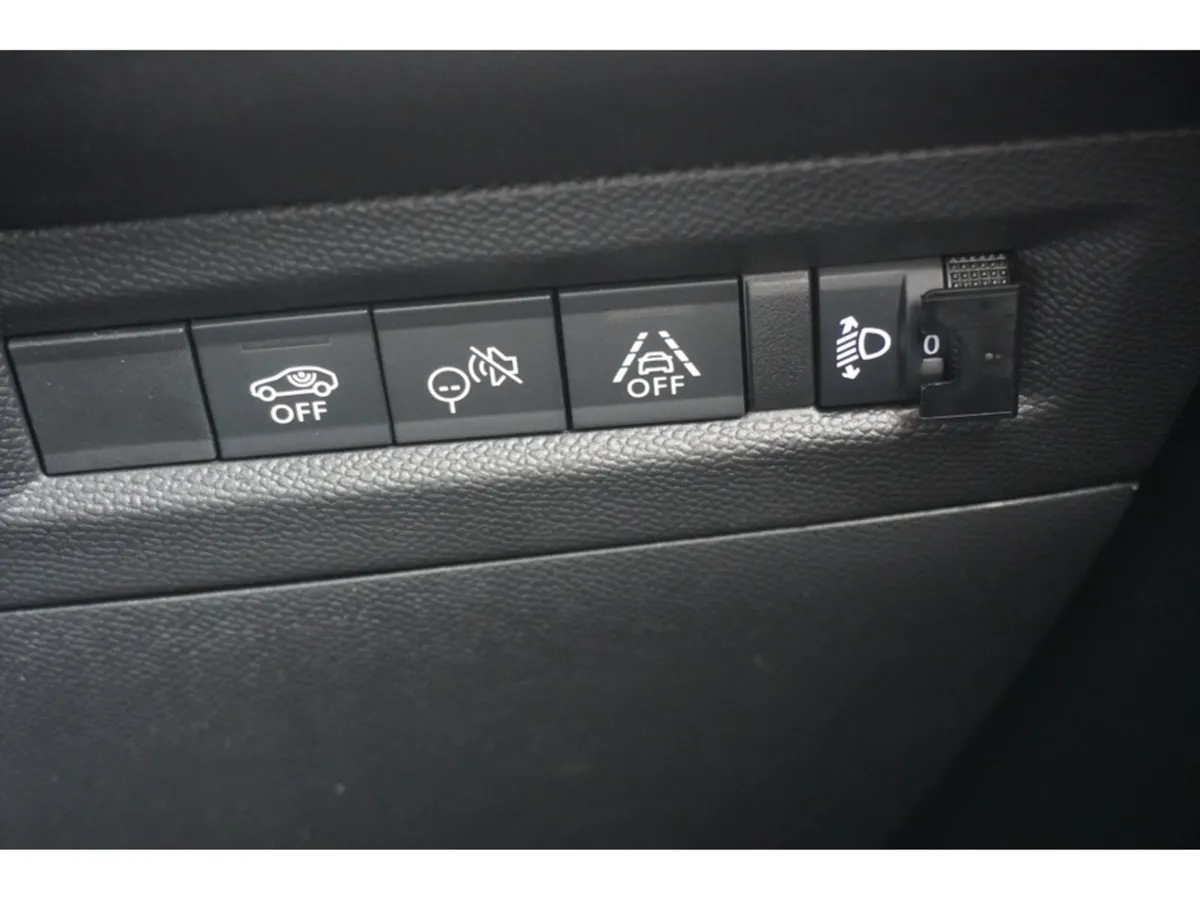 Opel Frontera SUV, Electric, 2026, Green