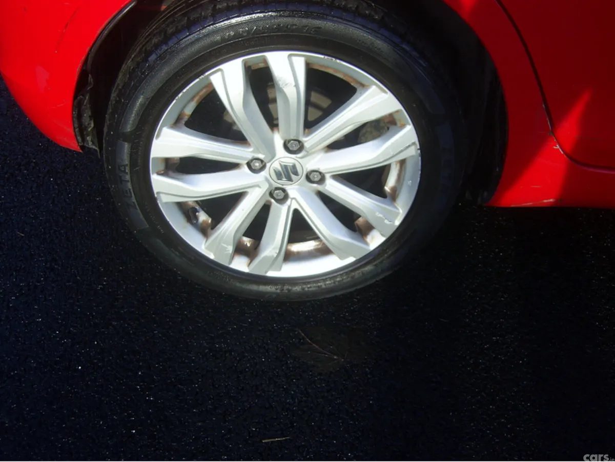 Suzuki Swift Hatchback, Petrol, 2014, Red