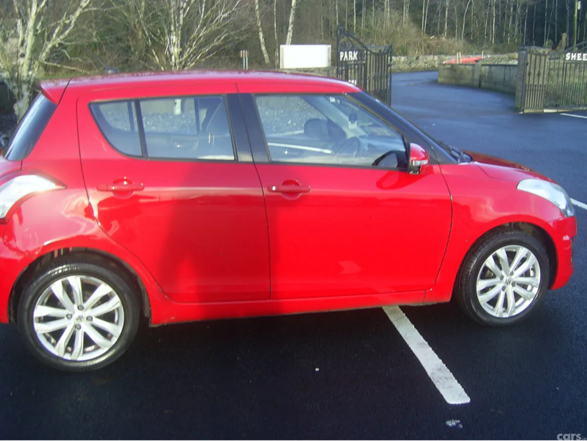 Suzuki Swift Hatchback, Petrol, 2014, Red