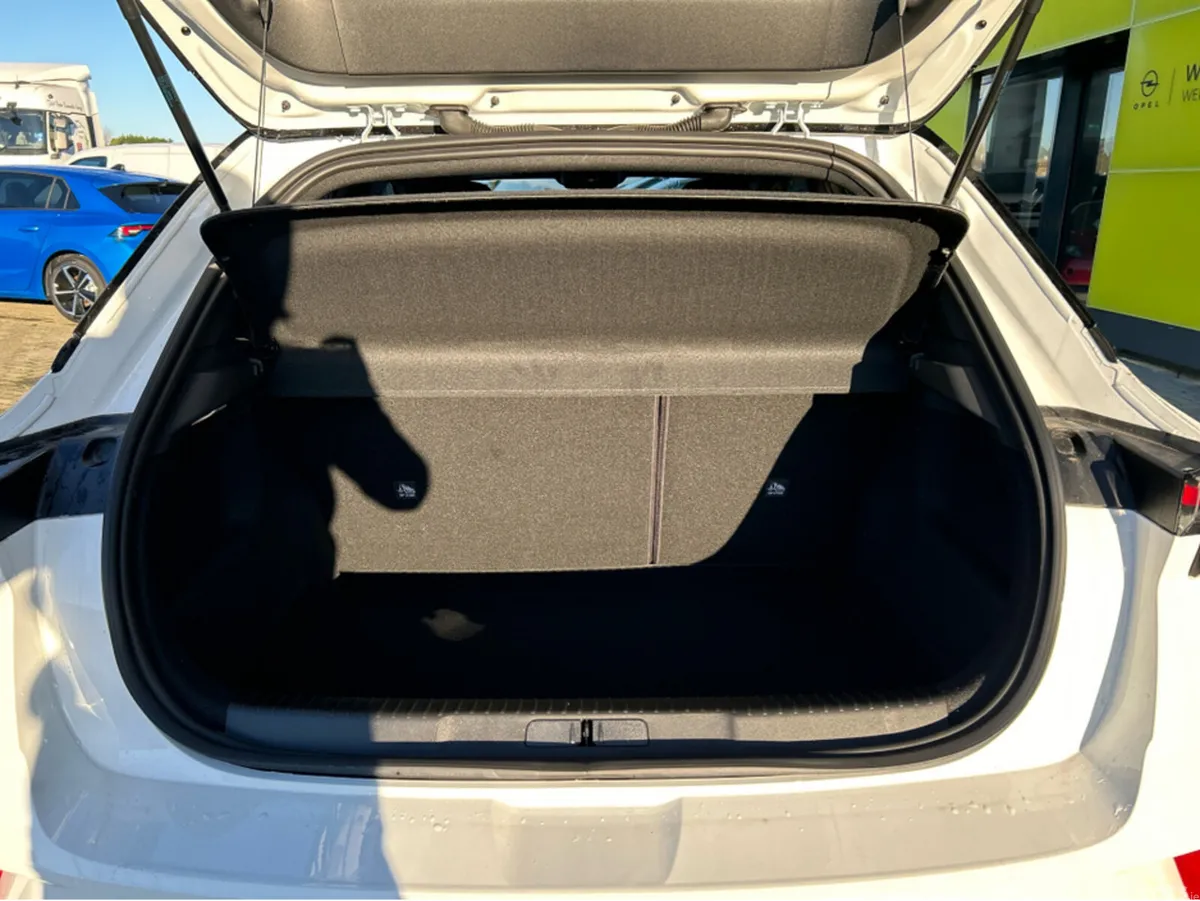 Opel Mokka MPV, Petrol Hybrid, 2026, White