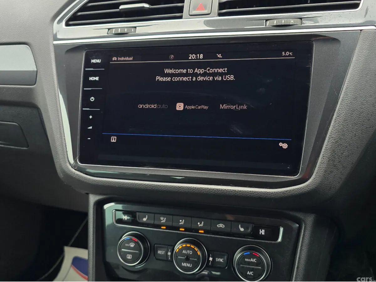 Volkswagen Tiguan MPV, Petrol, 2018, White