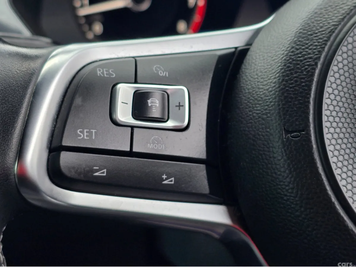 Volkswagen Tiguan MPV, Petrol, 2018, White