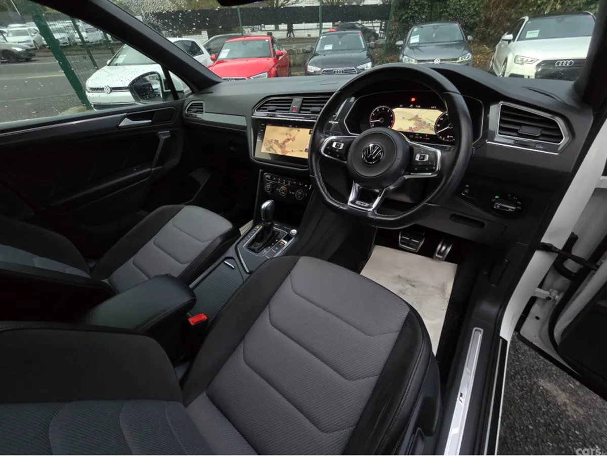 Volkswagen Tiguan SUV, Petrol, 2017, White