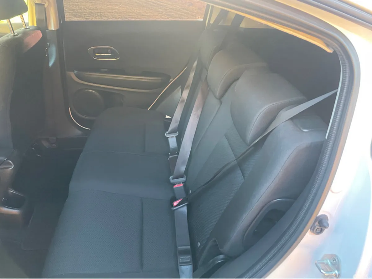 Honda Vezel MPV, Petrol Hybrid, 2015, White