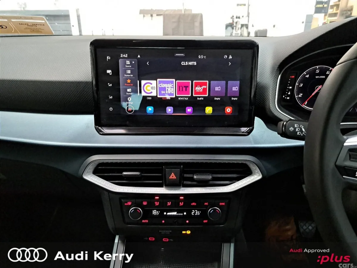 SEAT Arona Hatchback, Petrol, 2025, Grey