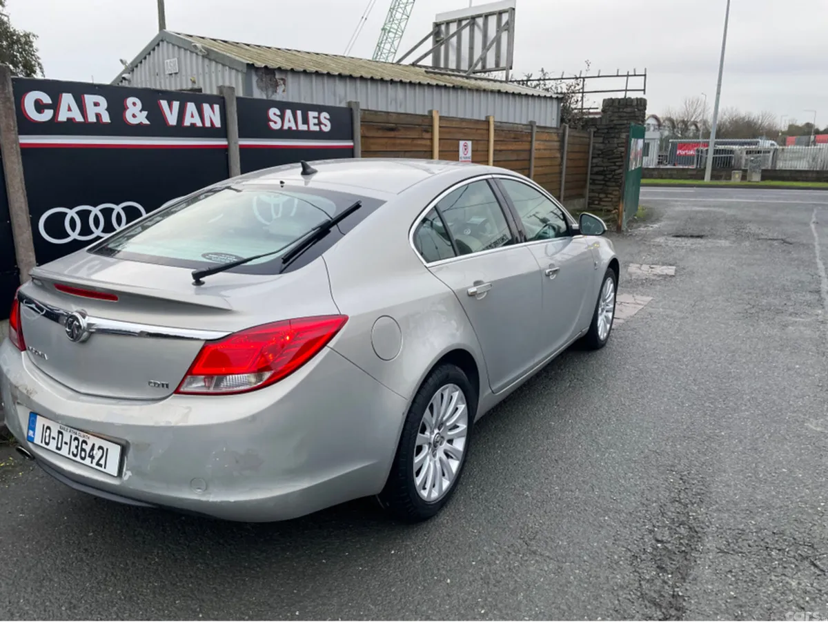 Vauxhall Insignia Hatchback, Diesel, 2010, Silver