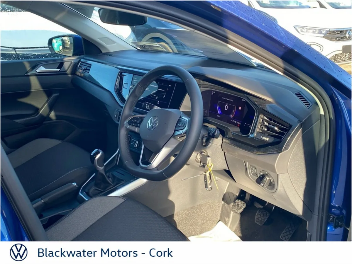 Volkswagen Polo Hatchback, Petrol, 2027, Blue